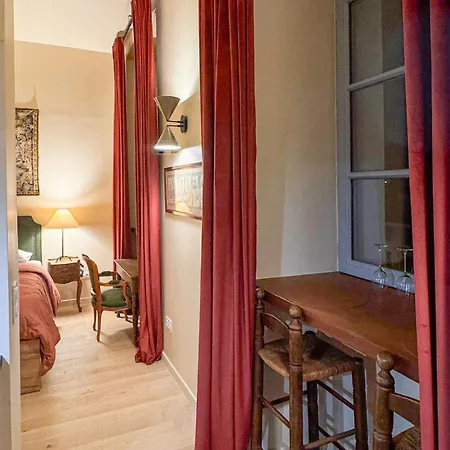 La Fontaine Apartment