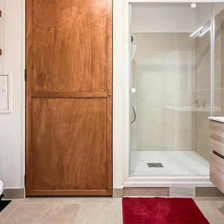 La Fontaine Apartment